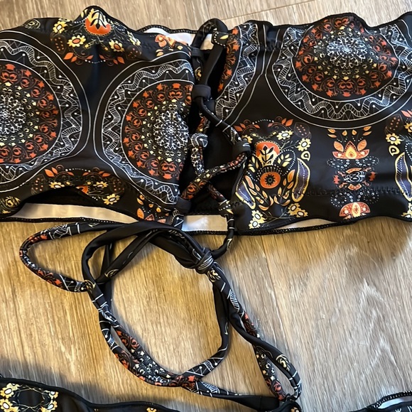 Bathing suit - Picture 2 of 2